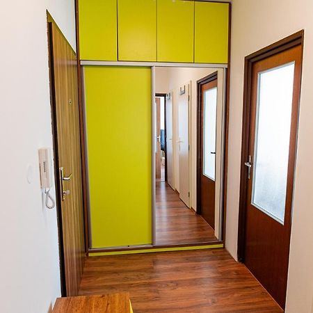 Room 1 Km From Center Bratislava Buitenkant foto