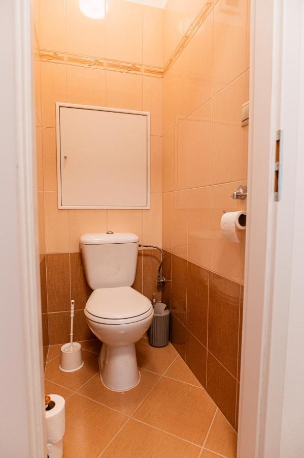 Room 1 Km From Center Bratislava Buitenkant foto